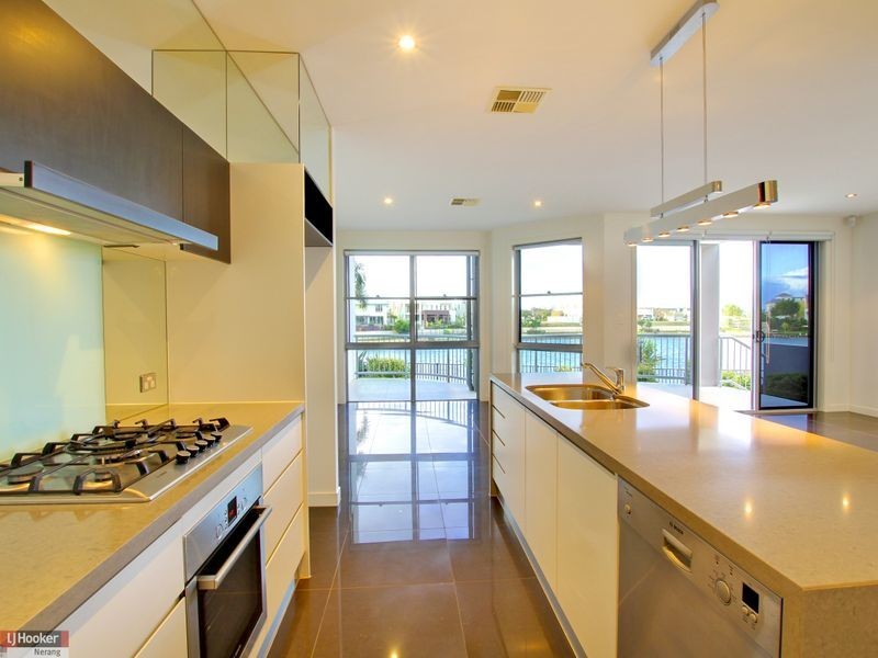 4/5021 Emerald Islands Drive, Carrara QLD 4211