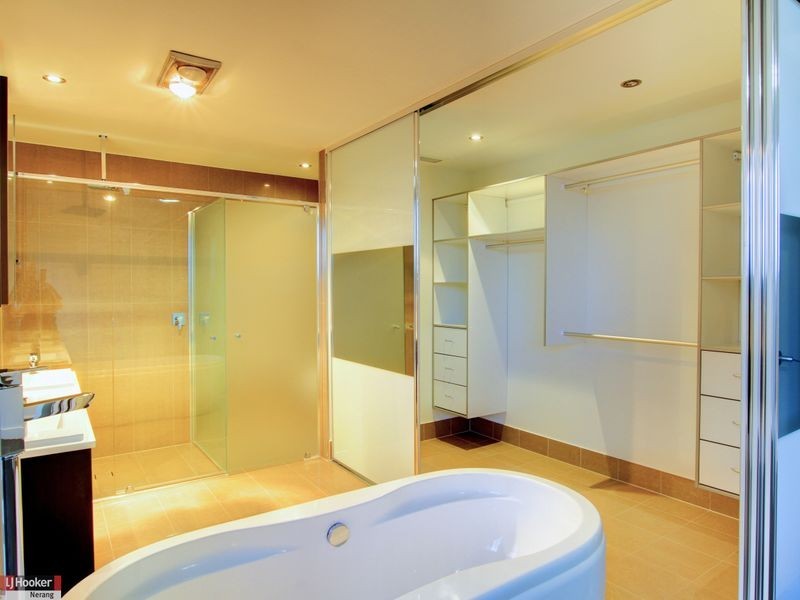 4/5021 Emerald Islands Drive, Carrara QLD 4211