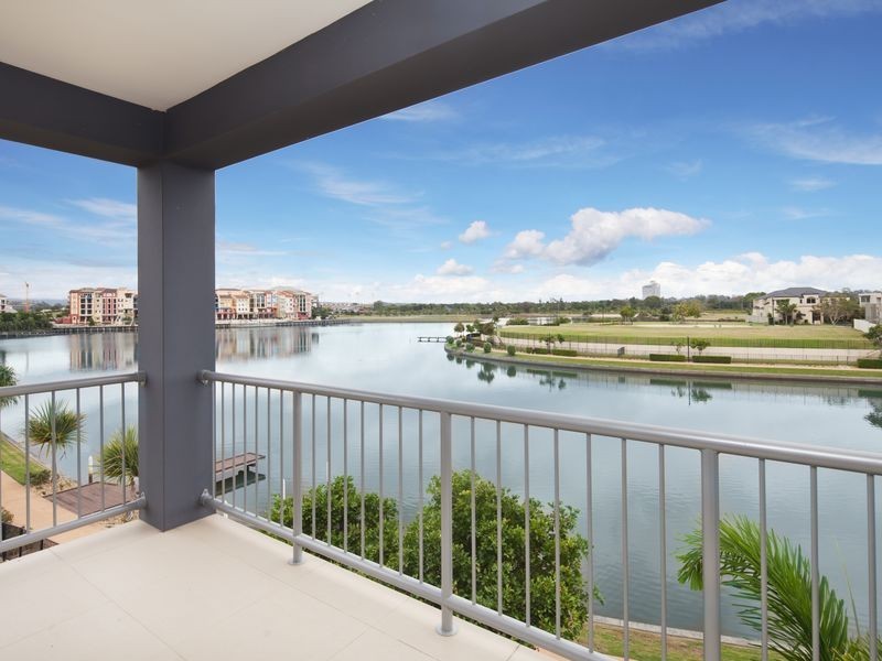 6/5019 Emerald Islands Drive, Carrara QLD 4211