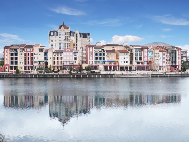 6/5019 Emerald Islands Drive, Carrara QLD 4211