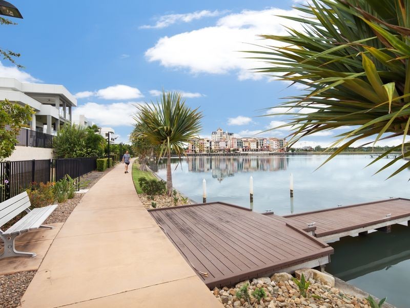 6/5019 Emerald Islands Drive, Carrara QLD 4211