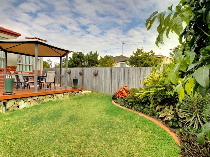 77 Kincaid Drive, Highland Park QLD 4211