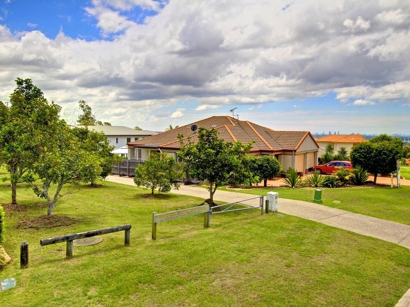 77 Kincaid Drive, Highland Park QLD 4211