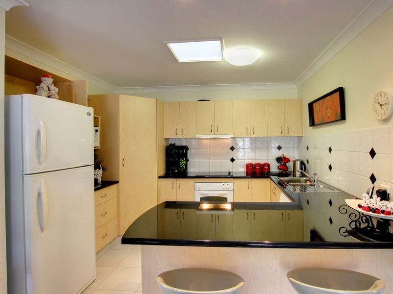 77 Kincaid Drive, Highland Park QLD 4211