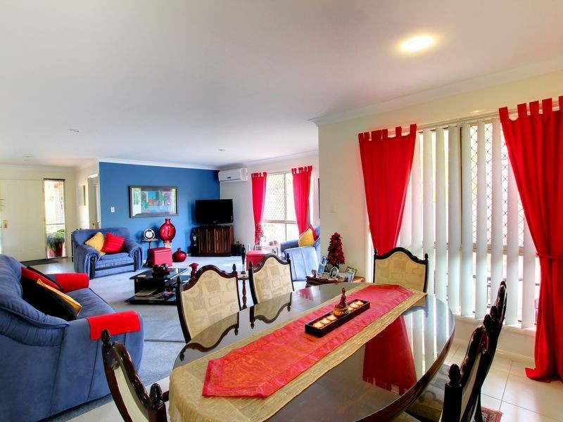 77 Kincaid Drive, Highland Park QLD 4211