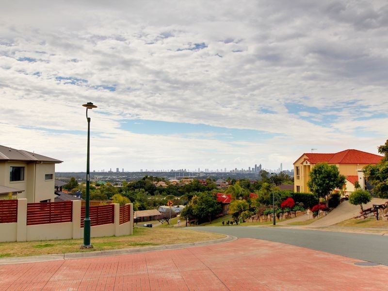 77 Kincaid Drive, Highland Park QLD 4211