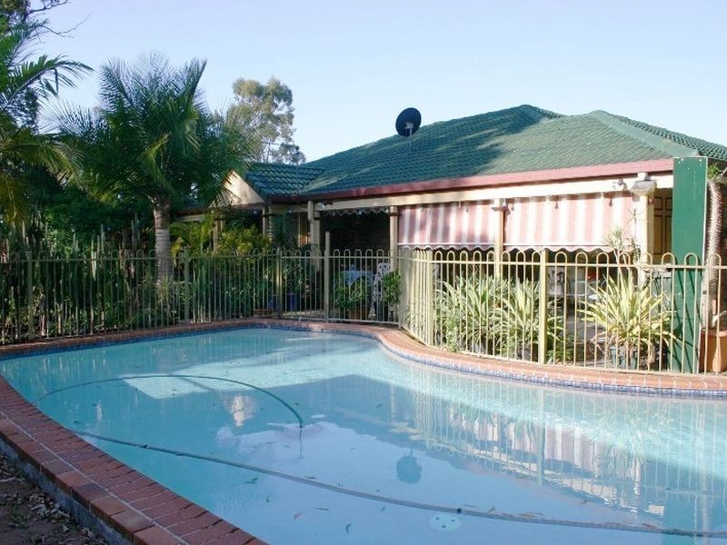 1 Josephine Terrace, Highland Park QLD 4211