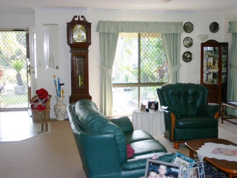 1 Josephine Terrace, Highland Park QLD 4211