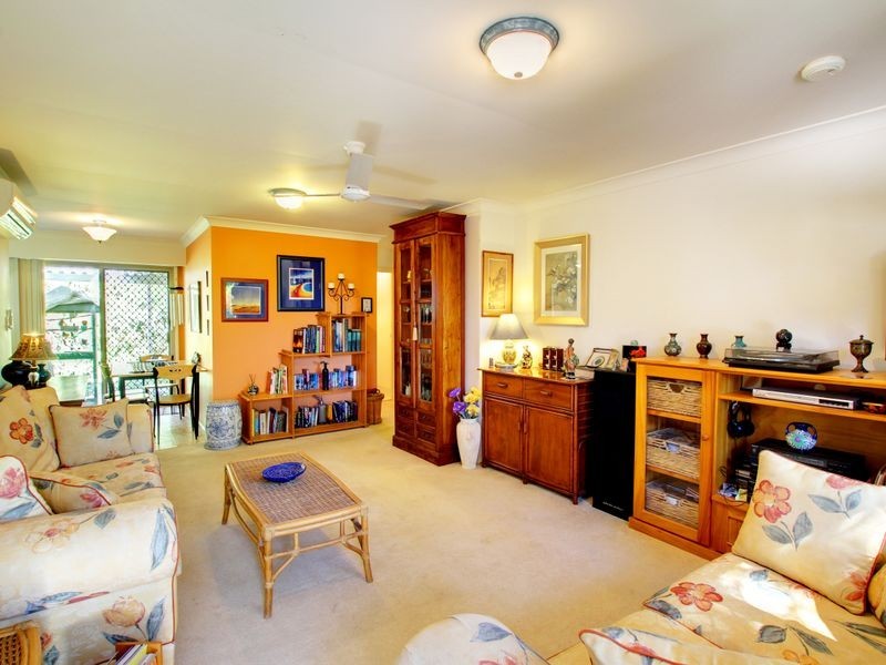 5/8 Ogilvie Crescent, Nerang QLD 4211