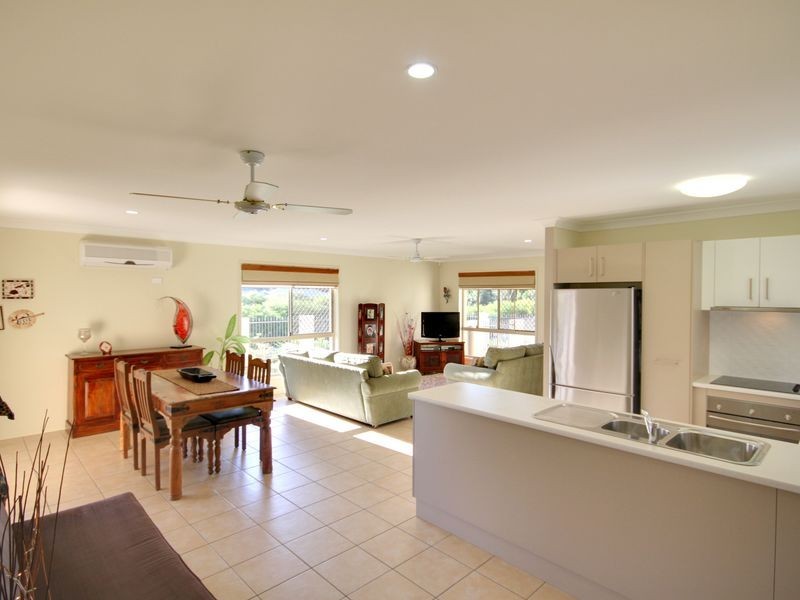 1 Debbie Way, Nerang QLD 4211