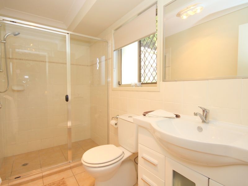 1 Debbie Way, Nerang QLD 4211