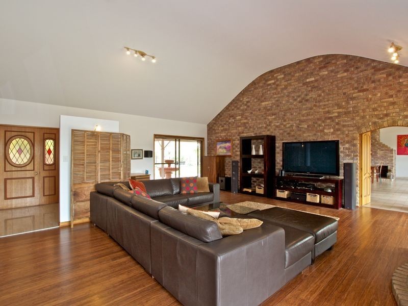 135 Country Crescent, Nerang QLD 4211