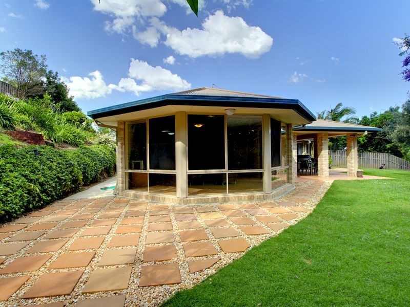 6 Brennan Close, Maudsland QLD 4210