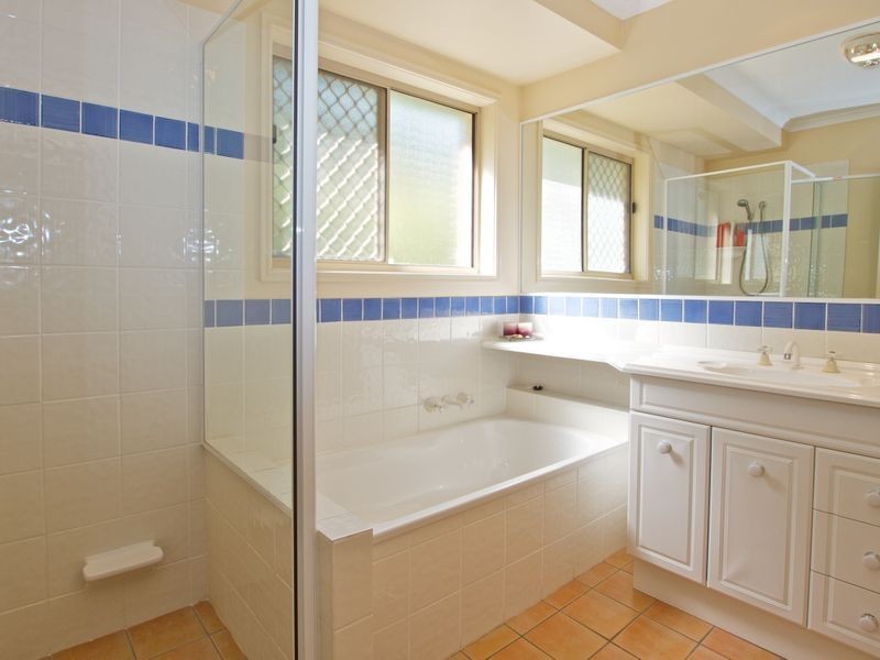 6 Brennan Close, Maudsland QLD 4210