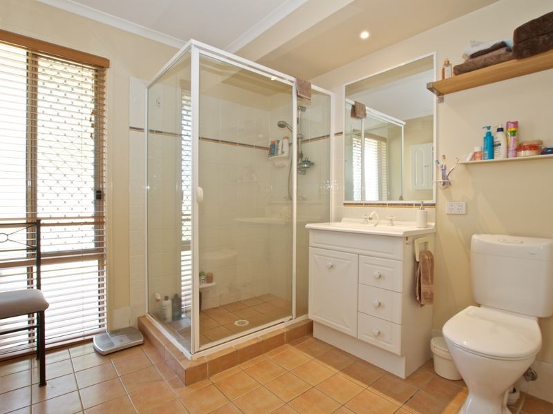 6 Brennan Close, Maudsland QLD 4210