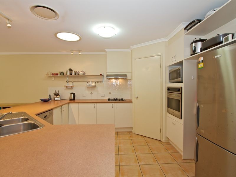 6 Brennan Close, Maudsland QLD 4210