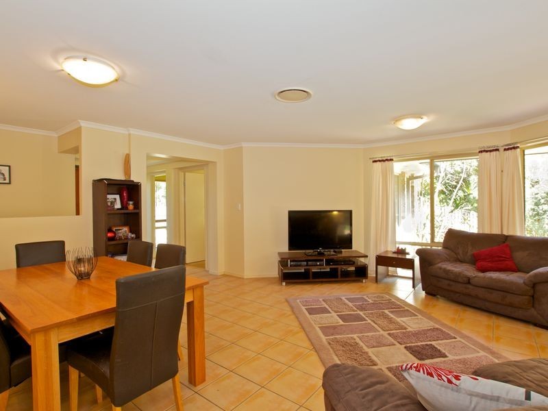 6 Brennan Close, Maudsland QLD 4210