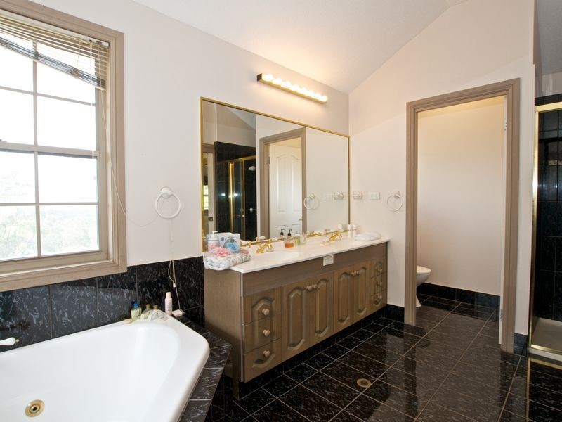 85 Birdlife Court, Nerang QLD 4211