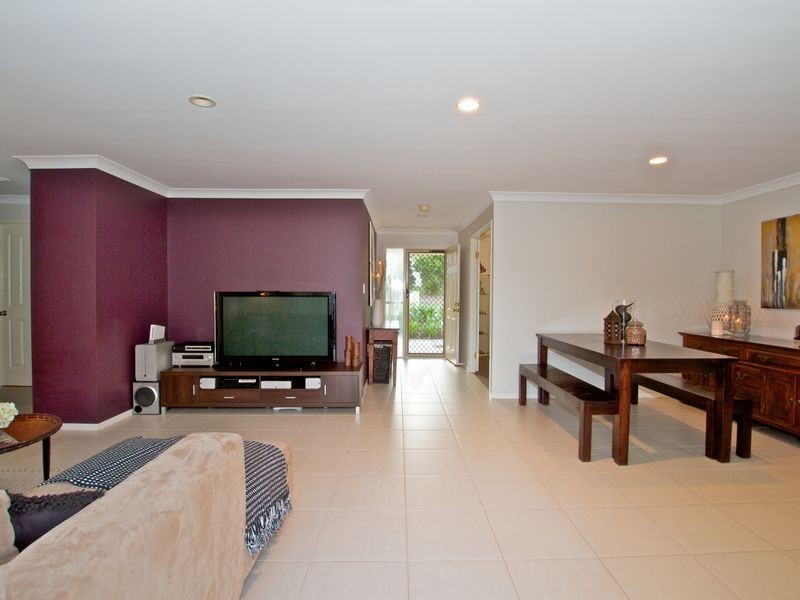 2/81 Riverpark Drive, Nerang QLD 4211