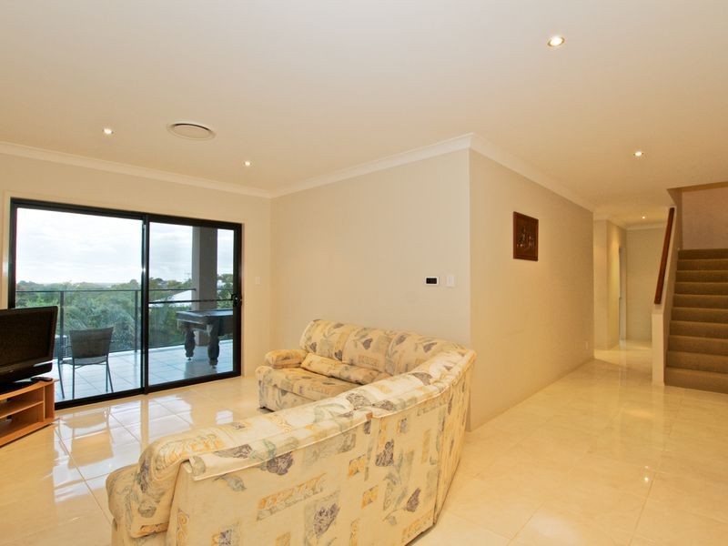 18 Bellavista Close, Highland Park QLD 4211