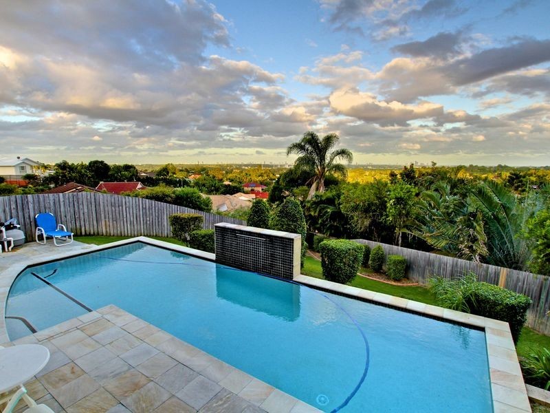 18 Bellavista Close, Highland Park QLD 4211