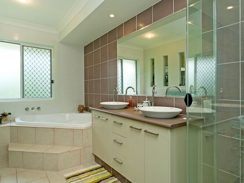 31 Riverwood Drive, Ashmore QLD 4214