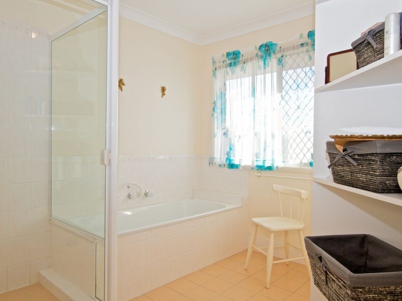5 Tristania Way, Highland Park QLD 4211