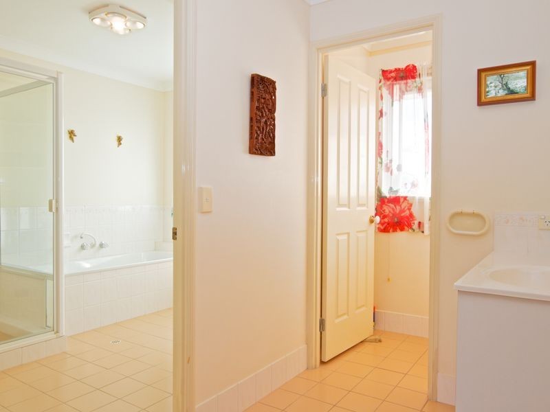 5 Tristania Way, Highland Park QLD 4211