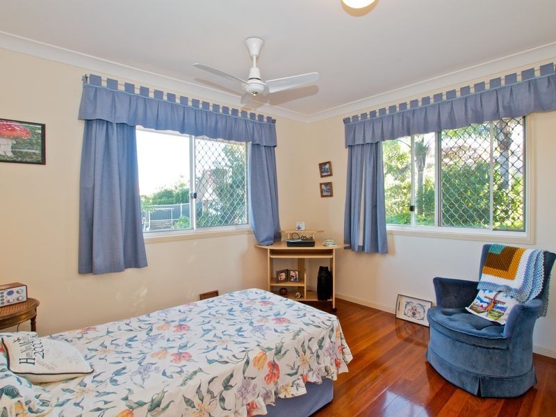 5 Tristania Way, Highland Park QLD 4211