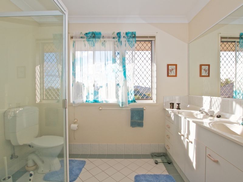5 Tristania Way, Highland Park QLD 4211