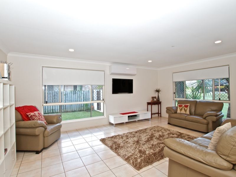 6 Greenbank Circuit, Carrara QLD 4211