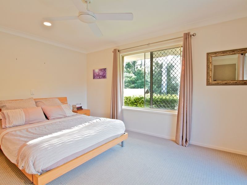 6 Greenbank Circuit, Carrara QLD 4211