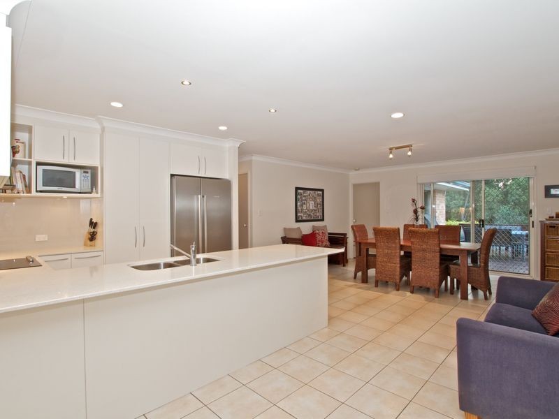 6 Greenbank Circuit, Carrara QLD 4211