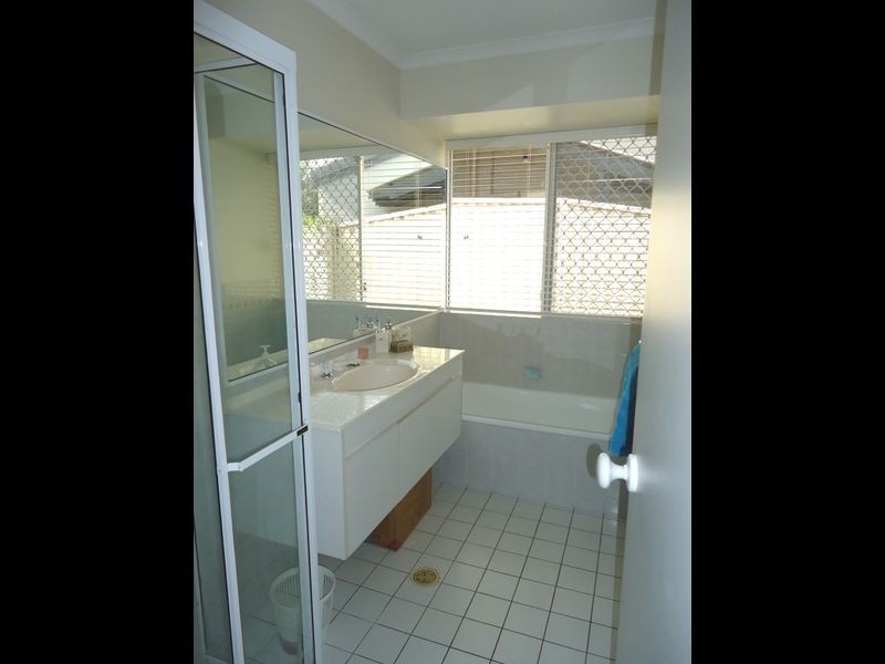 20 Hickey Way, Carrara QLD 4211