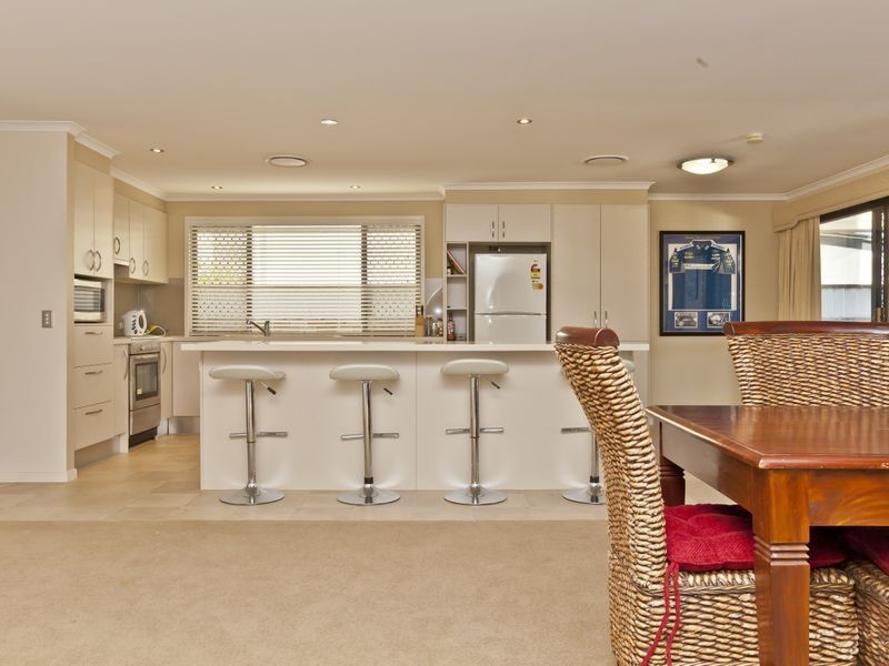 26 Huon Street, Broadbeach Waters QLD 4218