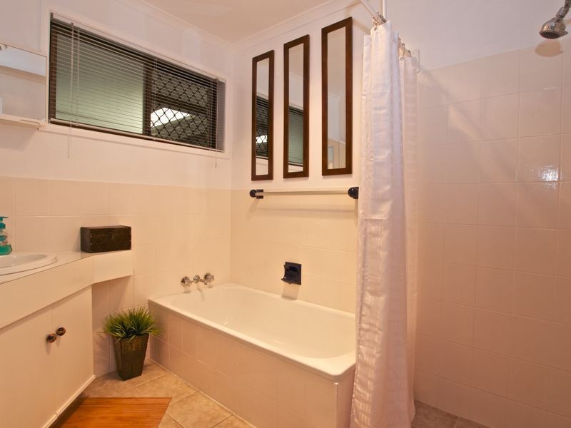 17 Goodman Close, Highland Park QLD 4211