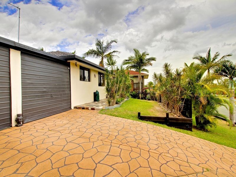17 Goodman Close, Highland Park QLD 4211