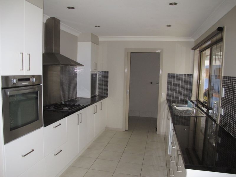 28 Freda Street, Ashmore QLD 4214