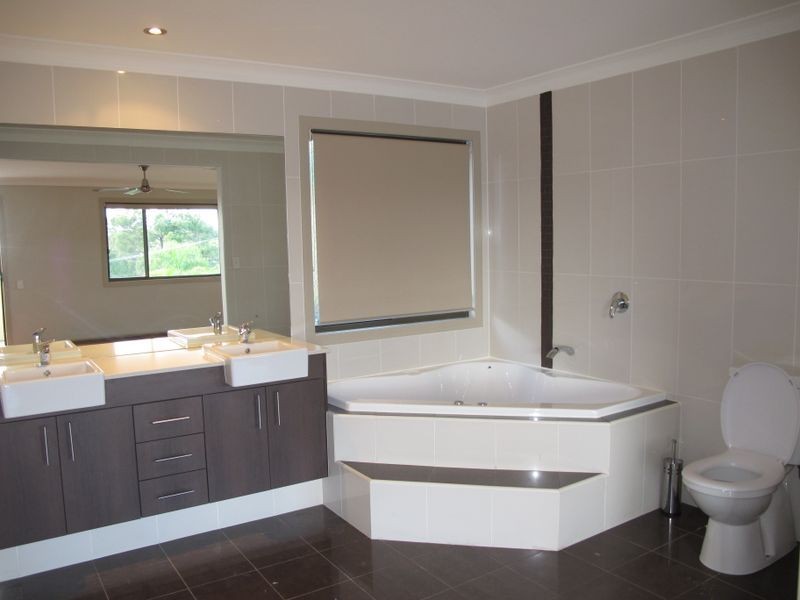 28 Freda Street, Ashmore QLD 4214