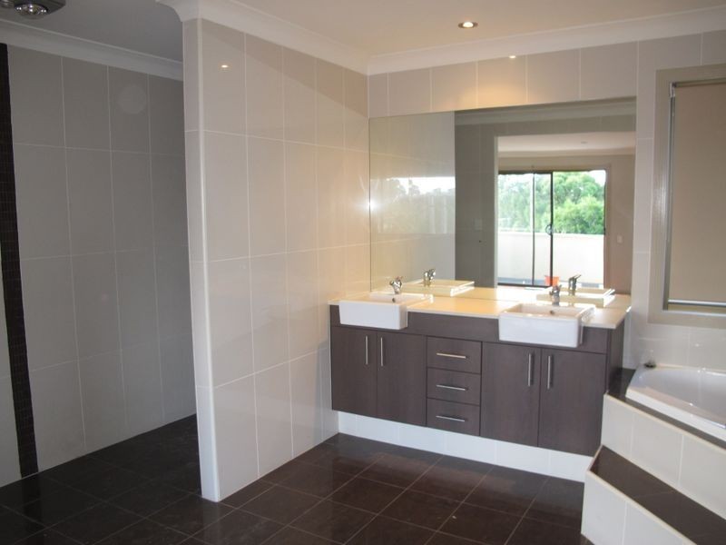 28 Freda Street, Ashmore QLD 4214