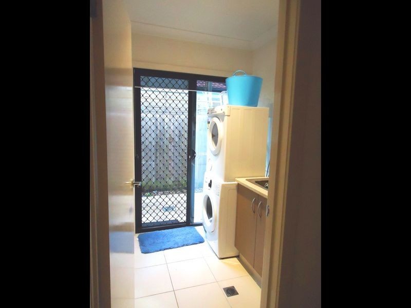 2/7 Dine Court, Upper Coomera QLD 4209