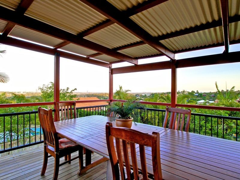 8 Parklane Place, Highland Park QLD 4211