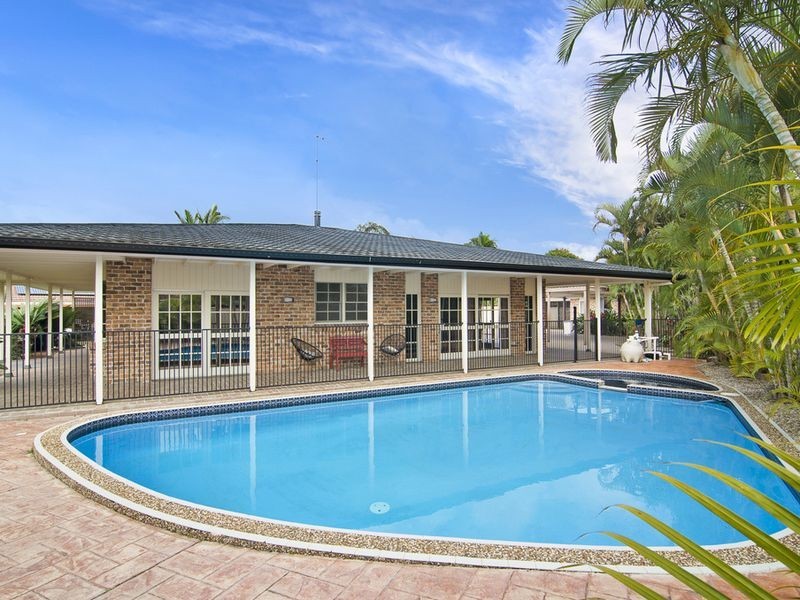 15 St Petersburg Place, Nerang QLD 4211