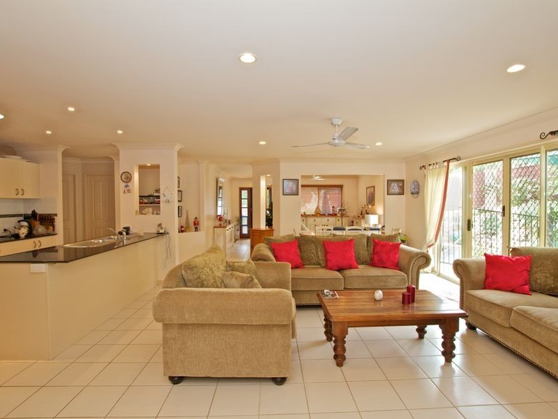 10 Riverwood Drive, Ashmore QLD 4214