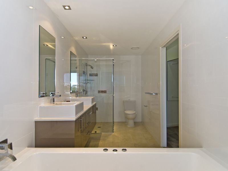9 ‘Quay Views’ Emerald Islands Drive, Carrara QLD 4211