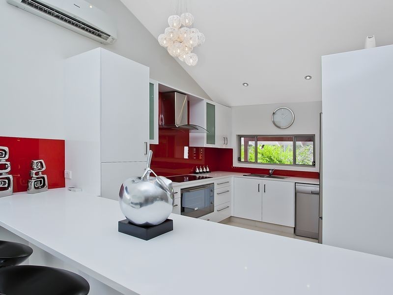 4 Winderadeen Court, Nerang QLD 4211