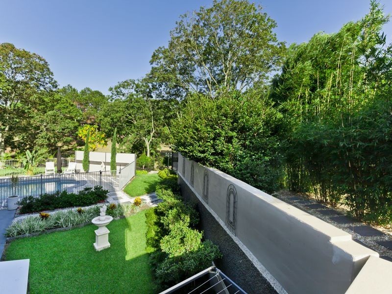 4 Winderadeen Court, Nerang QLD 4211