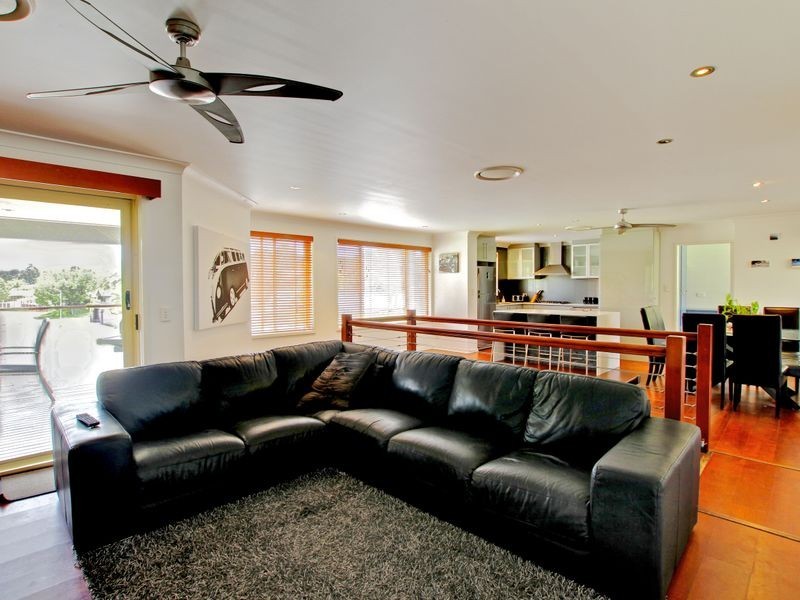 42 Yangoora Crescent, Ashmore QLD 4214