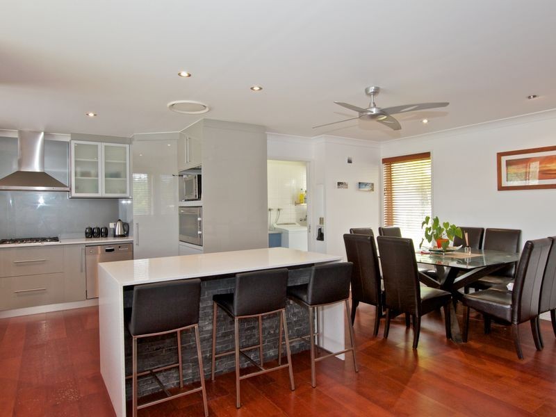 42 Yangoora Crescent, Ashmore QLD 4214