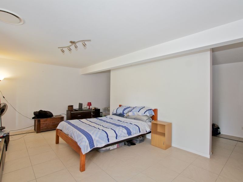 42 Yangoora Crescent, Ashmore QLD 4214